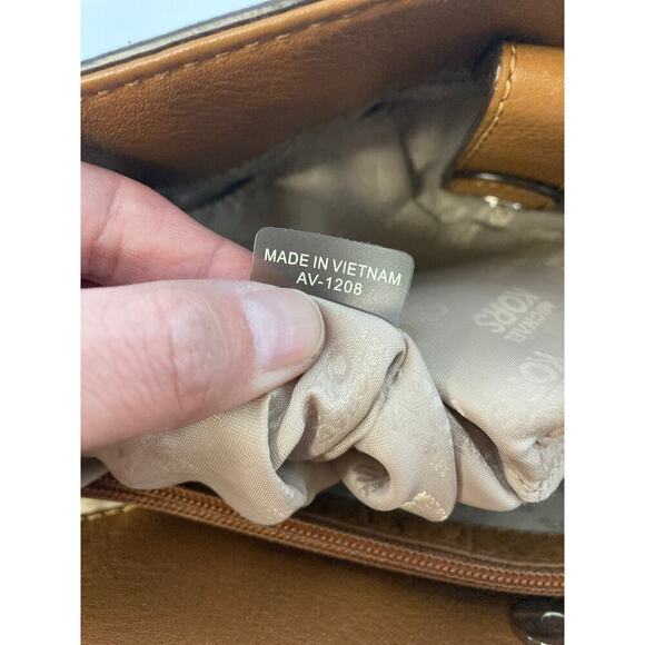 MICHAEL KORS, LARGE BROWN PEBBLED LEATHER SHOULDER BAG (ASIS) - Picture 15 of 16